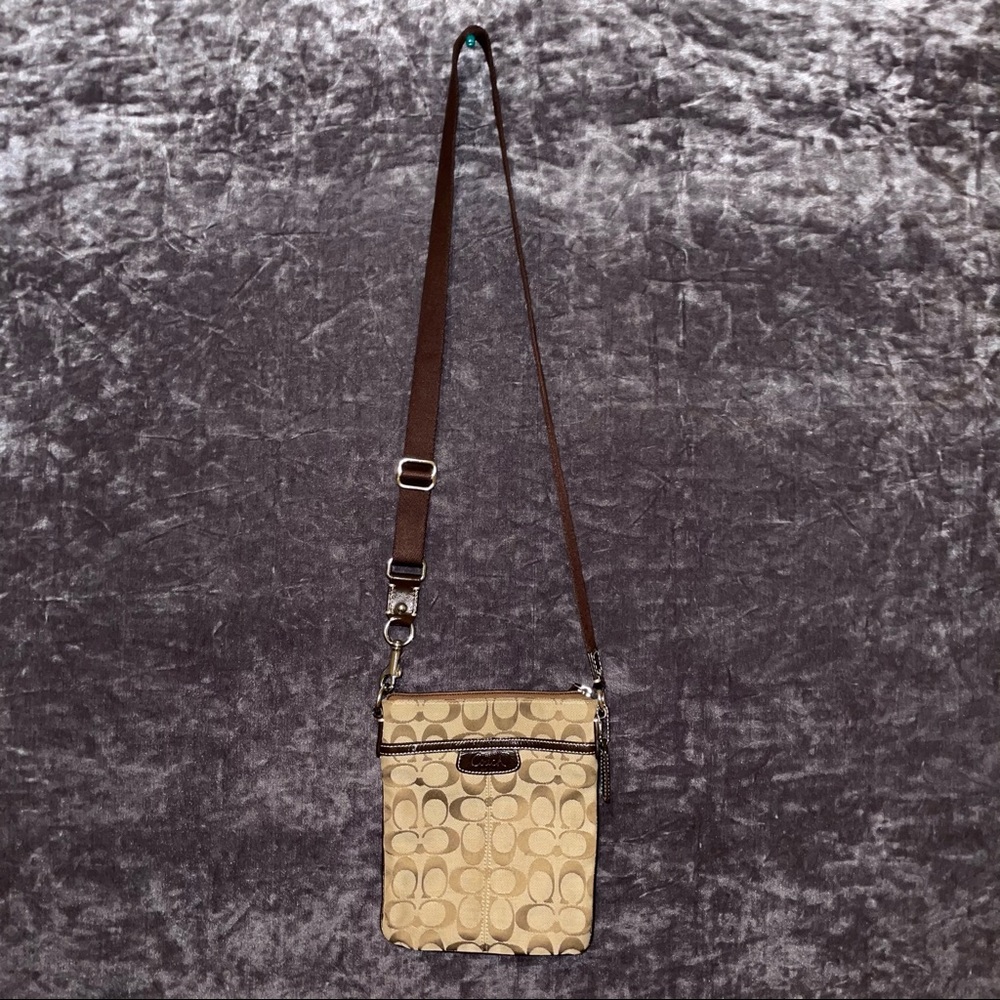 Coach Logo Classic Brown Crossbody Bag With Pockets